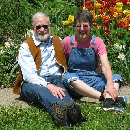 Cedar Mountain Farm Bed And Breakfast Llc-2